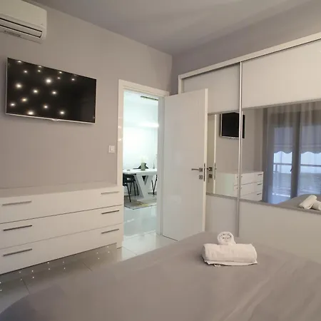 Antonis House Appartement *